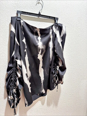 Abstract Ruched Sleeve Blouse in Black & White, NEW.